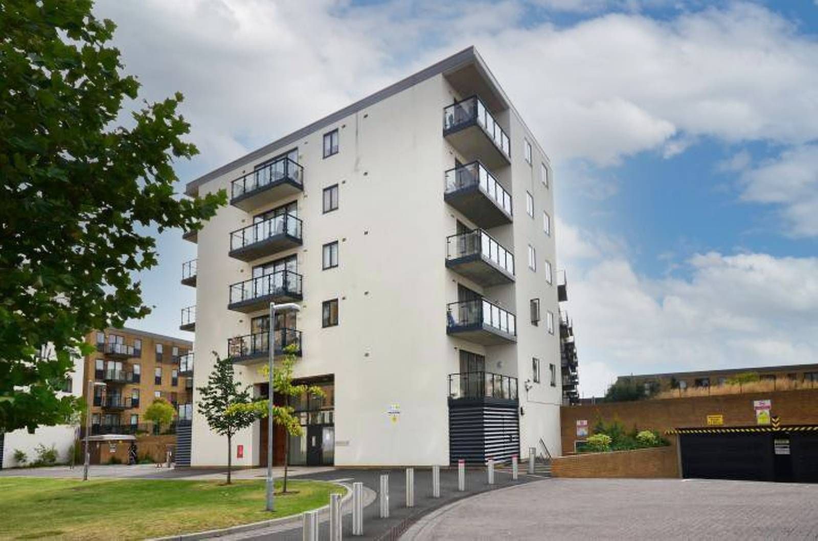 Parking/garage to rent in Durnsford Road, Wimbledon, London SW19 Zoopla