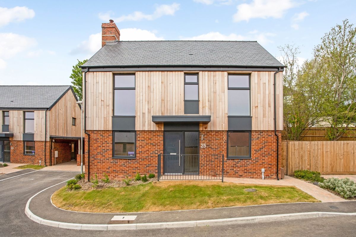 4 bed detached house to rent in Riverside Rise, Allington, Salisbury