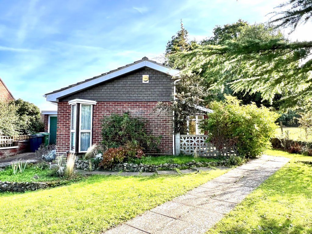 3 bed bungalow to rent in Bancroft Close, Stoke Holy Cross, Norwich