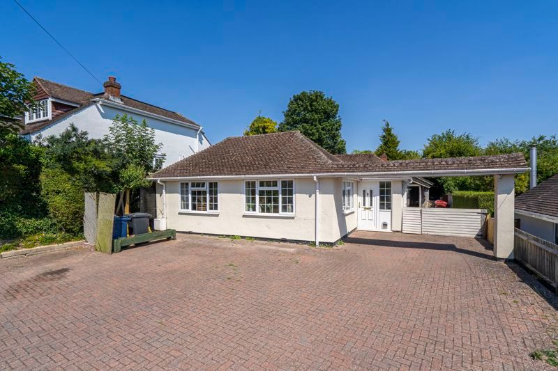 3 bed detached bungalow for sale in Seymour Court Road, Marlow SL7 Zoopla