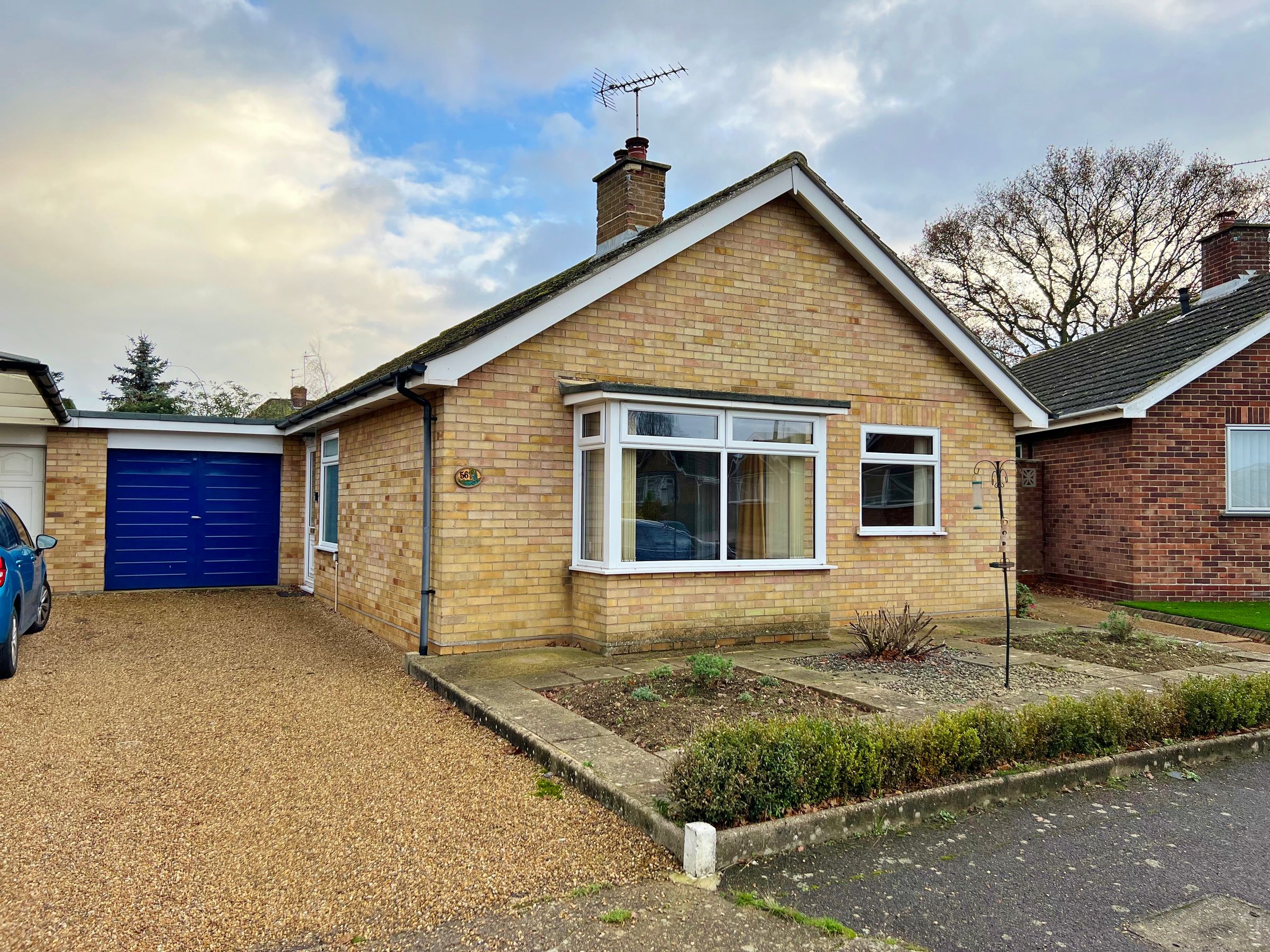2 bed detached bungalow for sale in Ascot Drive, Felixstowe IP11 Zoopla