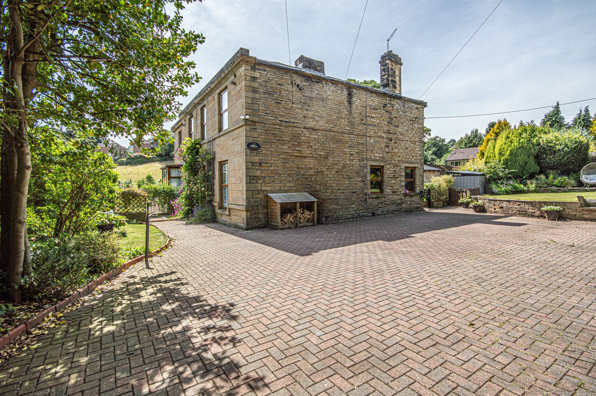 6 bed detached house for sale in Burnlee Road, Holmfirth HD9 Zoopla