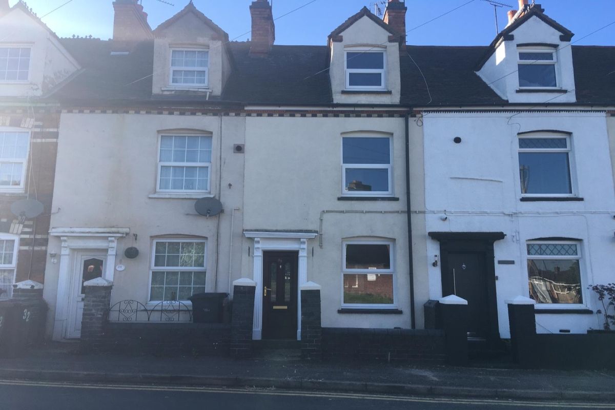 3 bed terraced house to rent in Chapel Street, Bedworth, Warwickshire