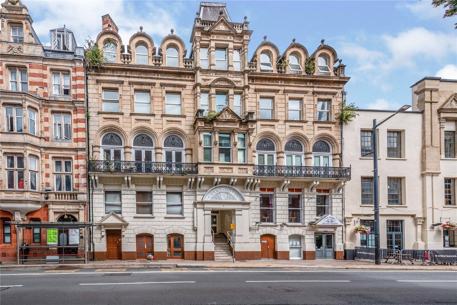 Heol Y Porth, Caerdydd, Westgate Street, Cardiff CF10  