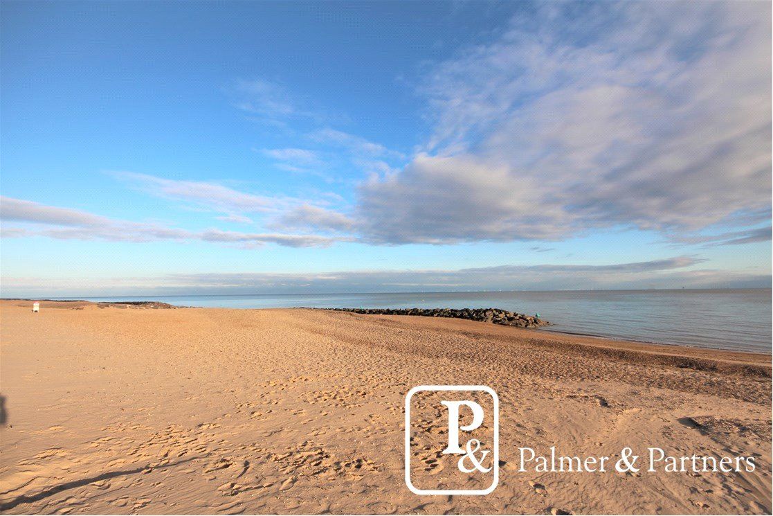 Bungalow for sale in Kings Parade, HollandOnSea CO15 Zoopla