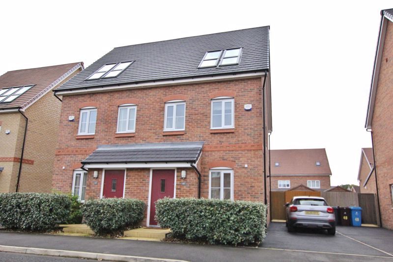 3 bed semidetached house for sale in Lightoaks Drive, Halewood