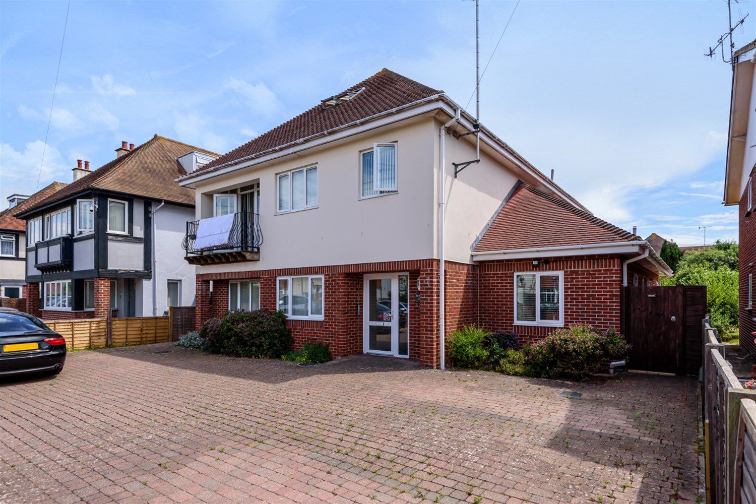 3 bed flat for sale in Bradwell Court, Selsey Avenue, Aldwick, Bognor