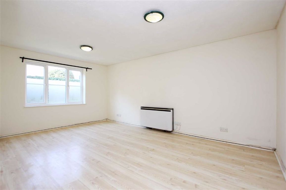 Heddington Grove, Caledonian Road, London N7  