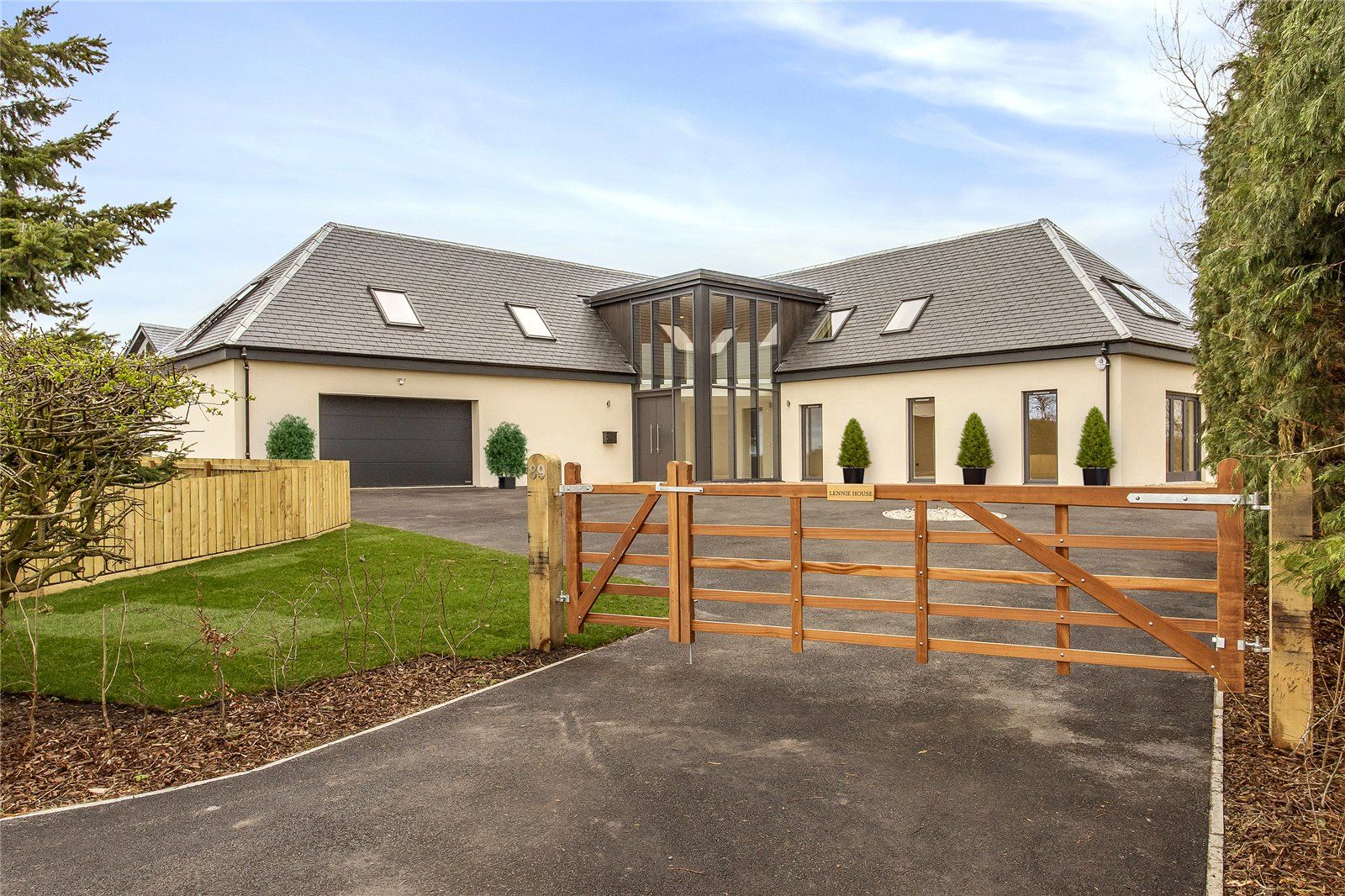 Lennie House, 89 Cammo Road, Cammo, Edinburgh EH12  