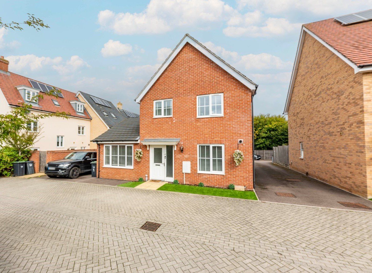 4 bed detached house for sale in Buckland Mews, Little Canfield, Dunmow
