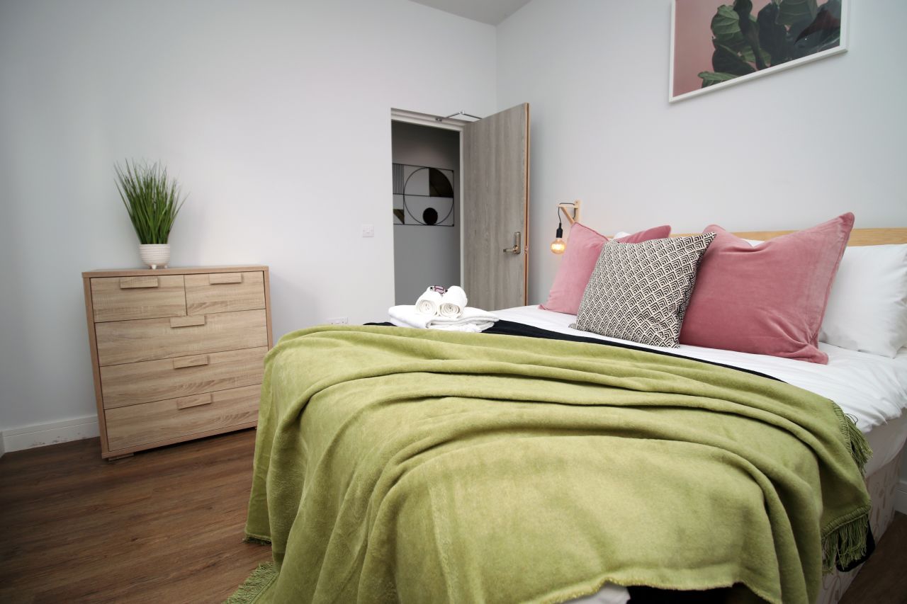 4 bed flat to rent in Bradley Street, Cardiff CF24 Zoopla