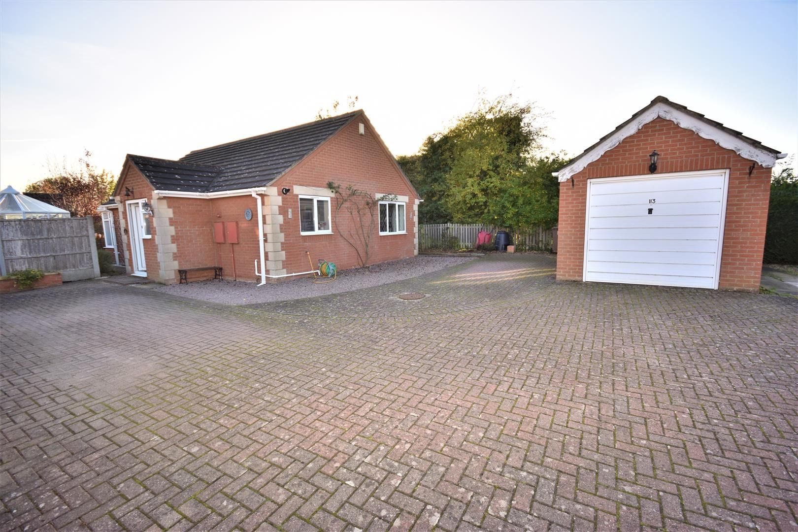 2 bed detached bungalow for sale in Elmtree Road, Ruskington, Sleaford