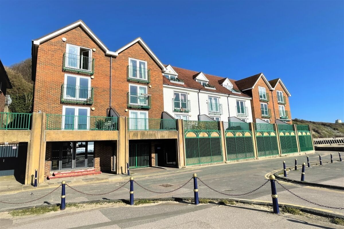 3 bed flat for sale in The Stade, Folkestone CT19 Zoopla