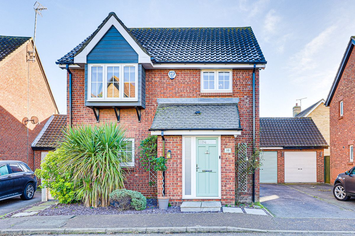 4 bed detached house for sale in Truro Crescent, Rayleigh SS6 Zoopla