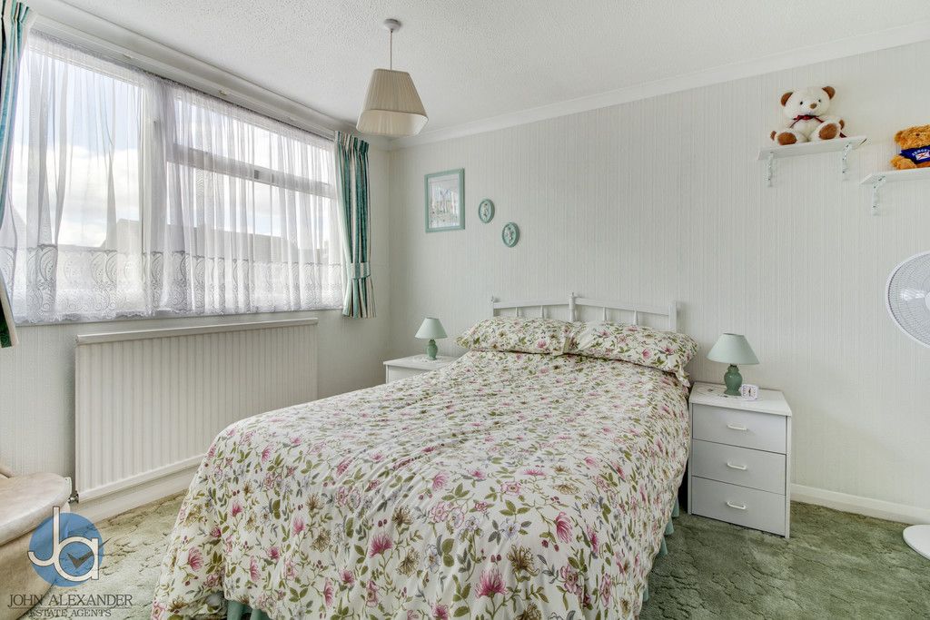 3 bed semidetached house to rent in Grove Road, Tiptree, Colchester