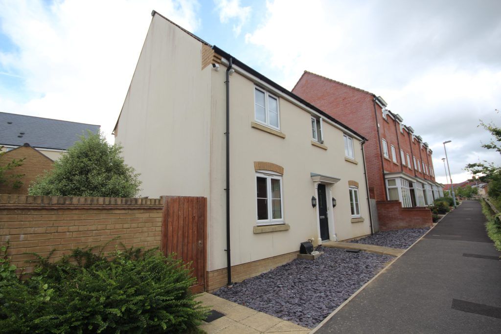 4 bed detached house for sale in Raleigh Road, Yeovil, Somerset BA21