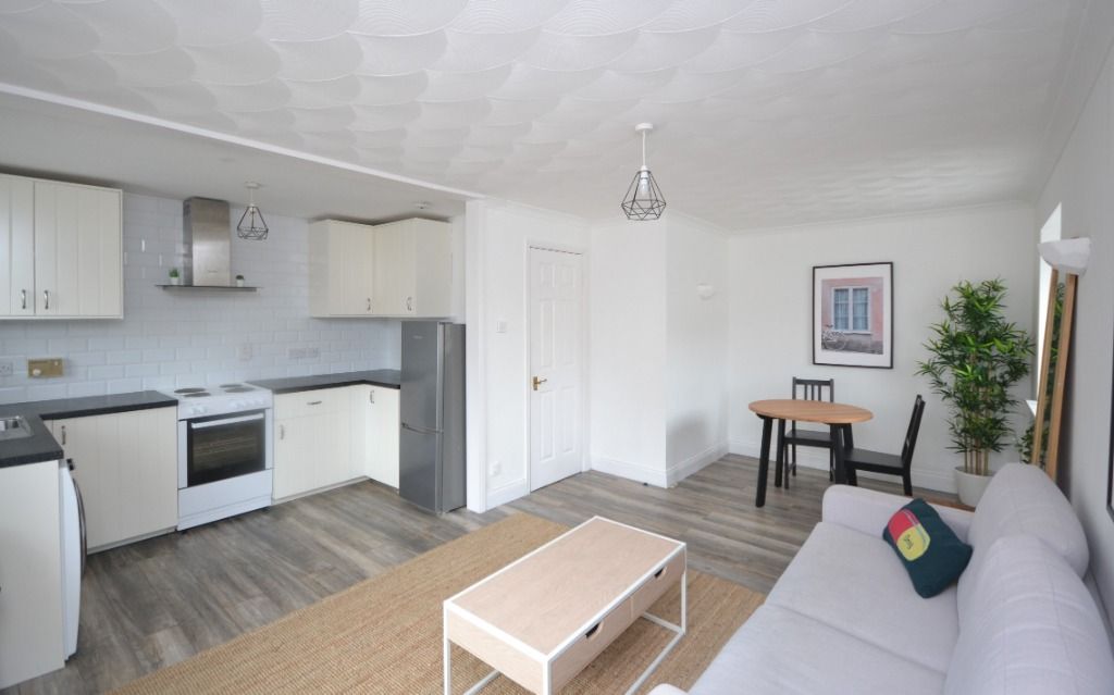 2 bed flat to rent in Gallolee, Colinton, Edinburgh EH13 Zoopla