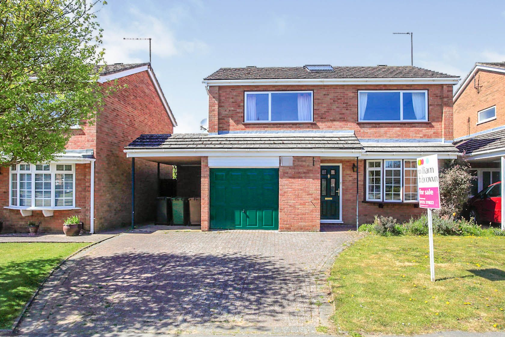 4 bed detached house for sale in Harewood Gardens, Longthorpe