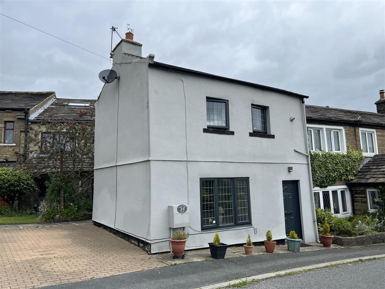 1 bed terraced house for sale in Cragg Lane, Thornton, Bradford BD13