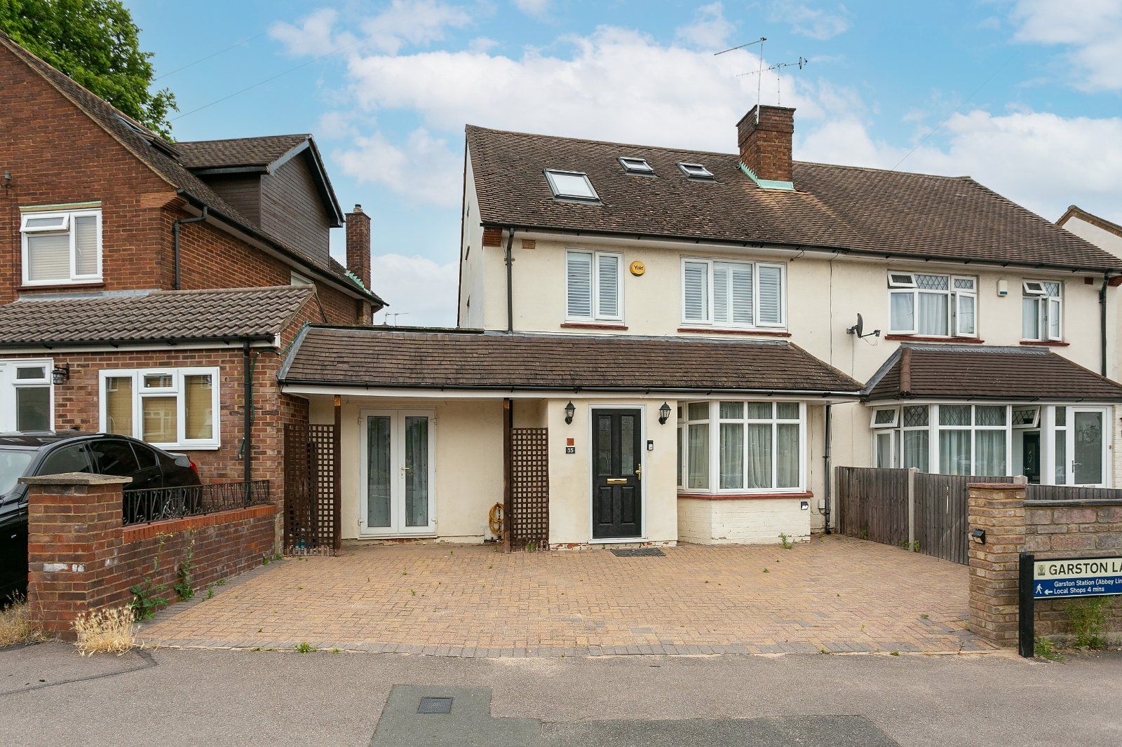 4 bed semidetached house to rent in Garston Lane, Watford