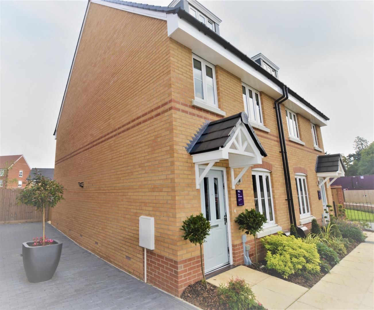 3 bed property to rent in Sedgwick Grove, Hoddesdon EN11 Zoopla