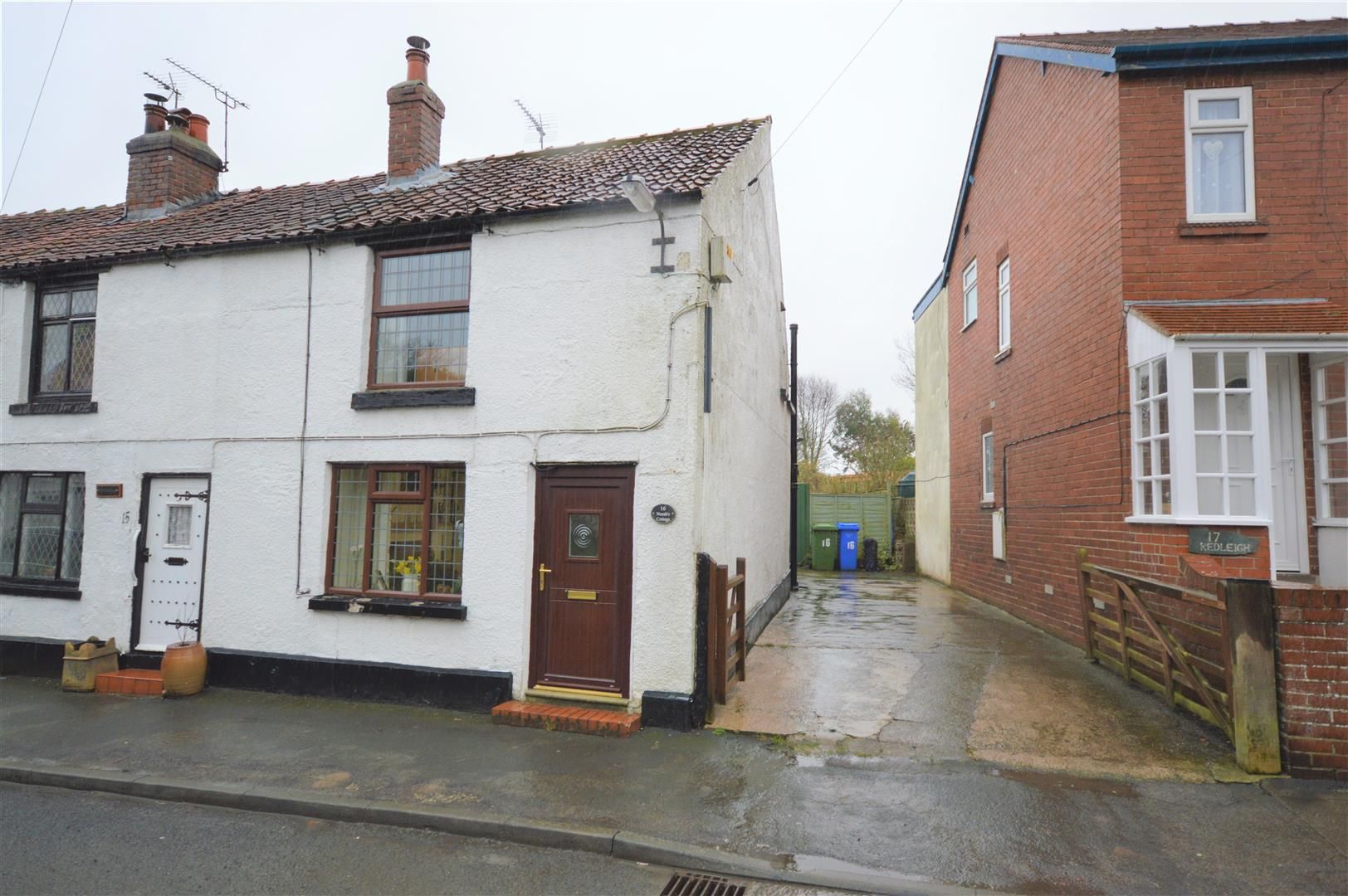 2 bed cottage for sale in Hunmanby Street, Muston, Filey, North