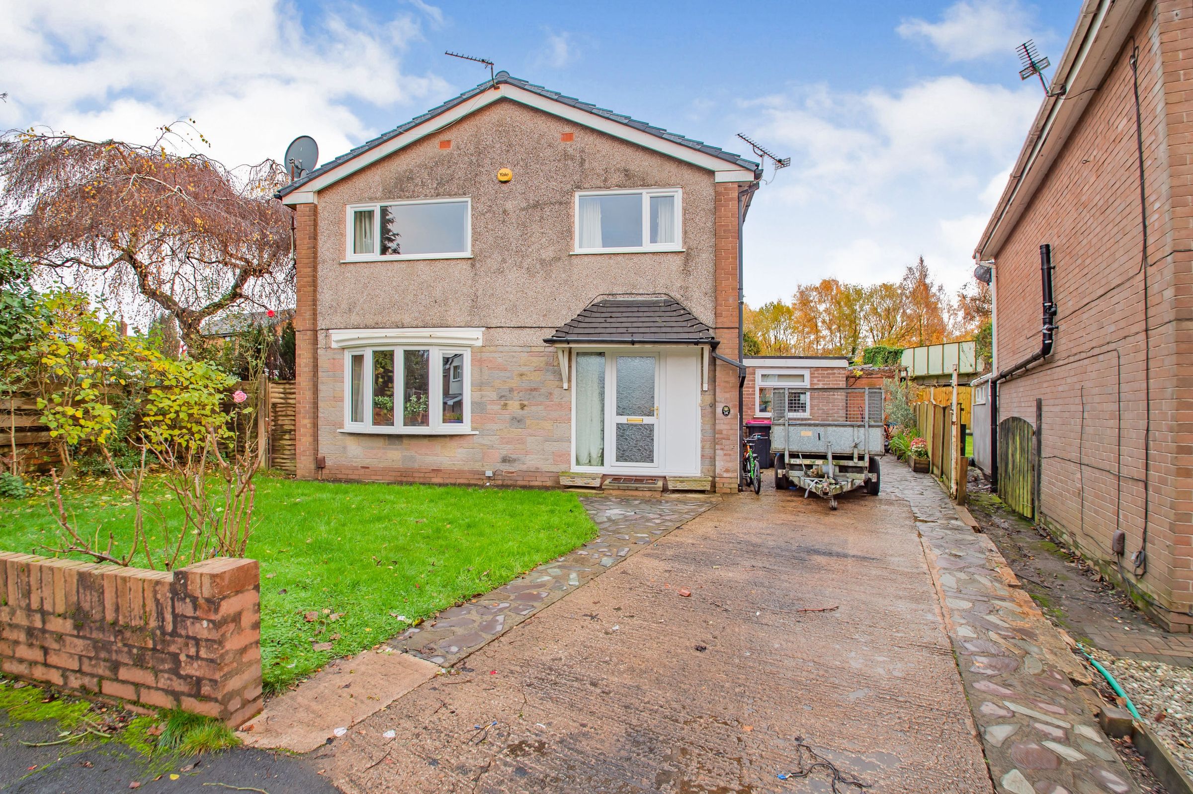 4 bed detached house for sale in Derwent Close, Worsley, Manchester