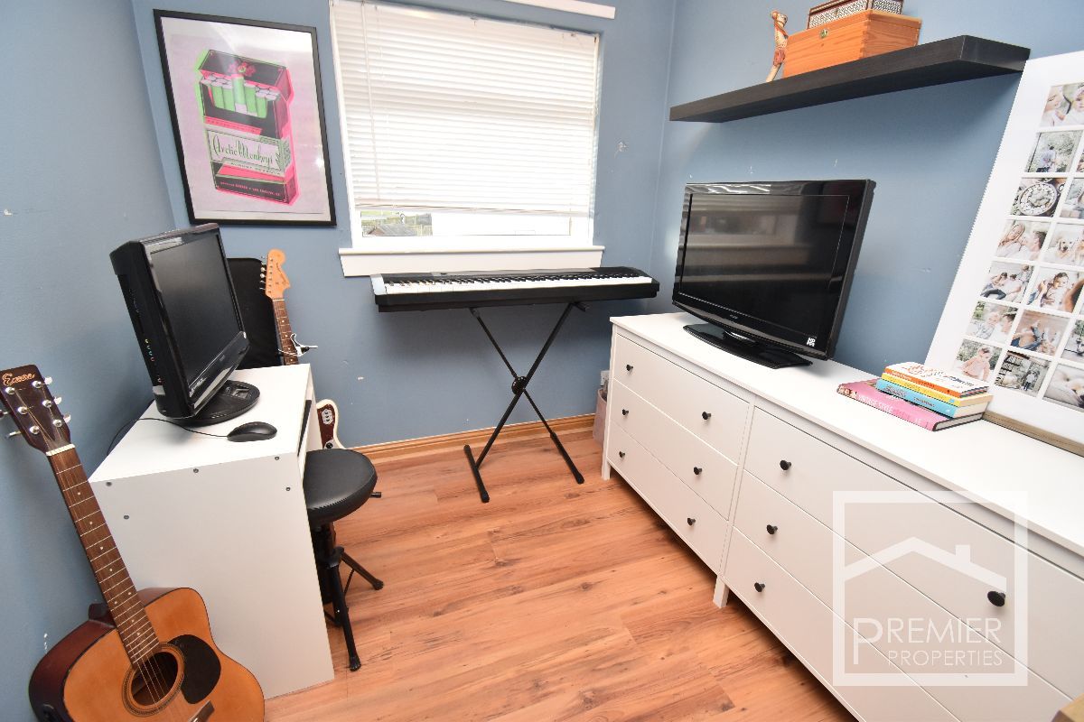 3 bed semidetached house for sale in Sikeside Place, Coatbridge ML5