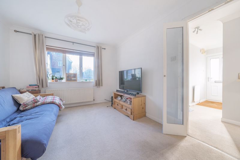 2 bed flat to rent in Tavern Court, Fernhurst, Haslemere GU27 Zoopla