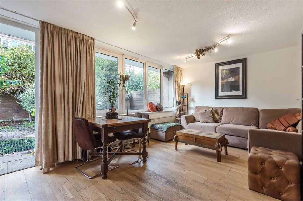 Hamilton Square Kipling Street London Bridge England SE1