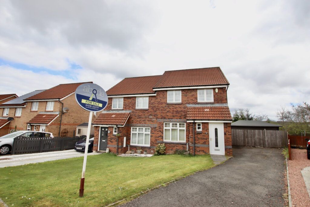 3 bed semidetached house for sale in Lammermuir Way, Chapelhall