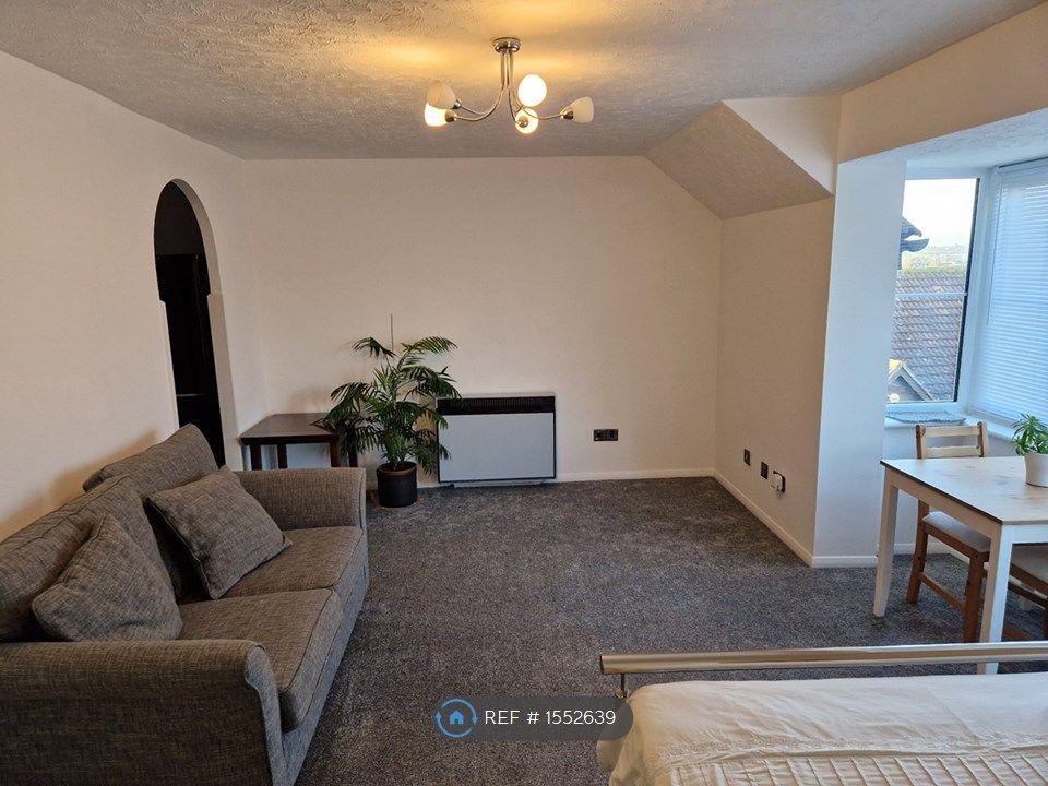 Studio to rent in Knights Manor Way, Dartford DA1 Zoopla