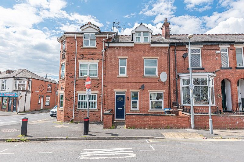 3 bed flat to rent in Hodge Road, Worsley, Manchester, Greater