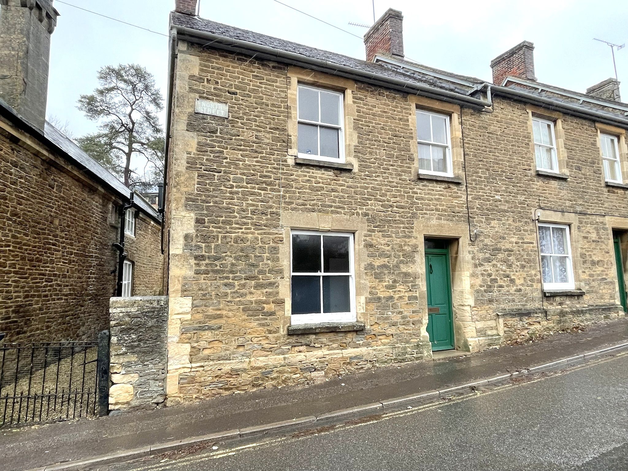 2 bed end terrace house to rent in North Street, Wincanton BA9 Zoopla