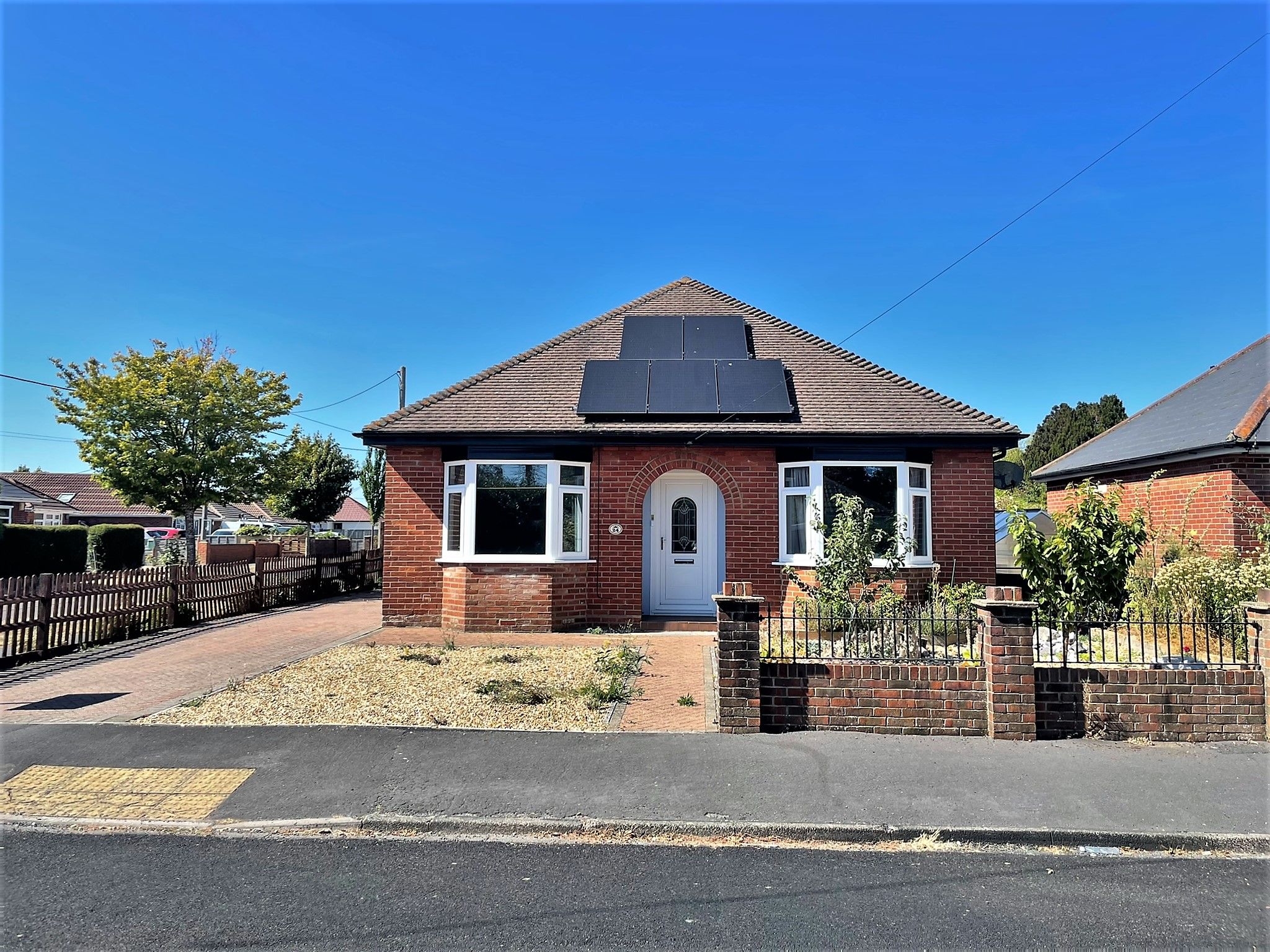 3 bed detached bungalow for sale in Springfield Grove, Holbury