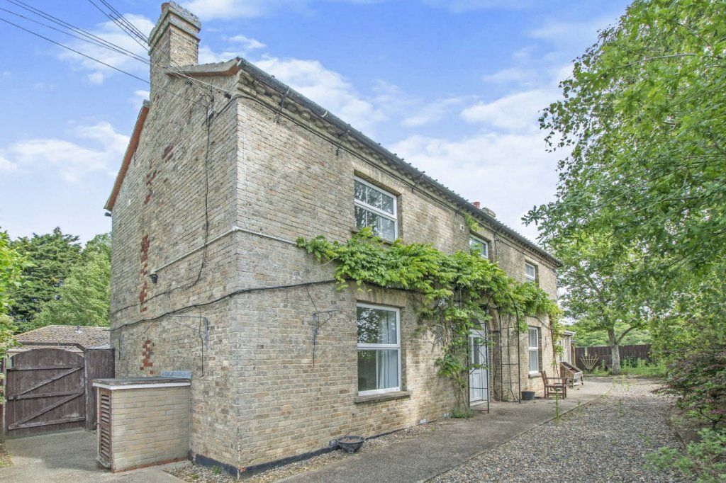 10 bed detached house for sale in Norwich Road, Little Plumstead