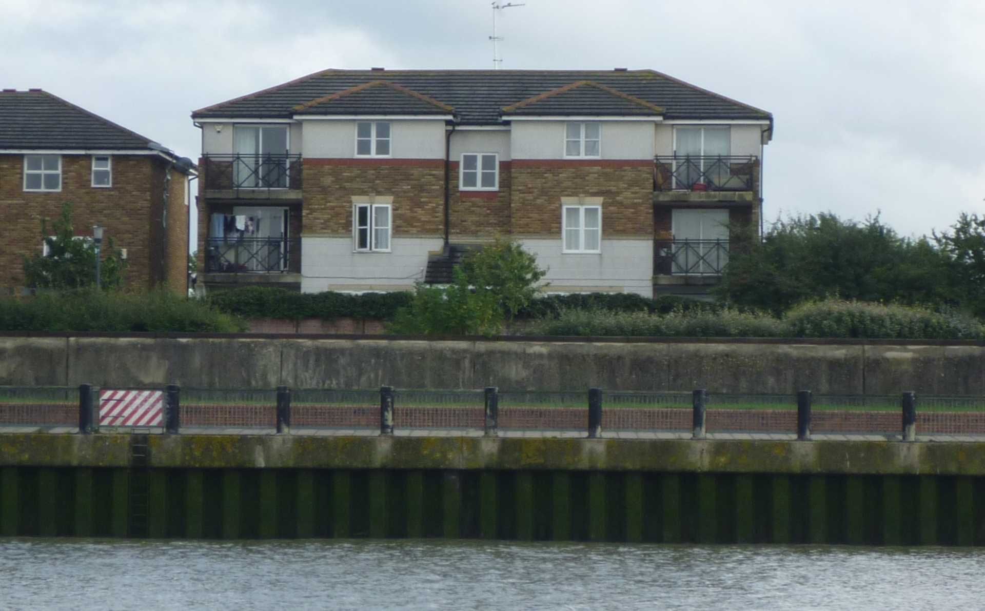 2 bed flat for sale in Voyagers Close, Thamesmead, London SE28 Zoopla