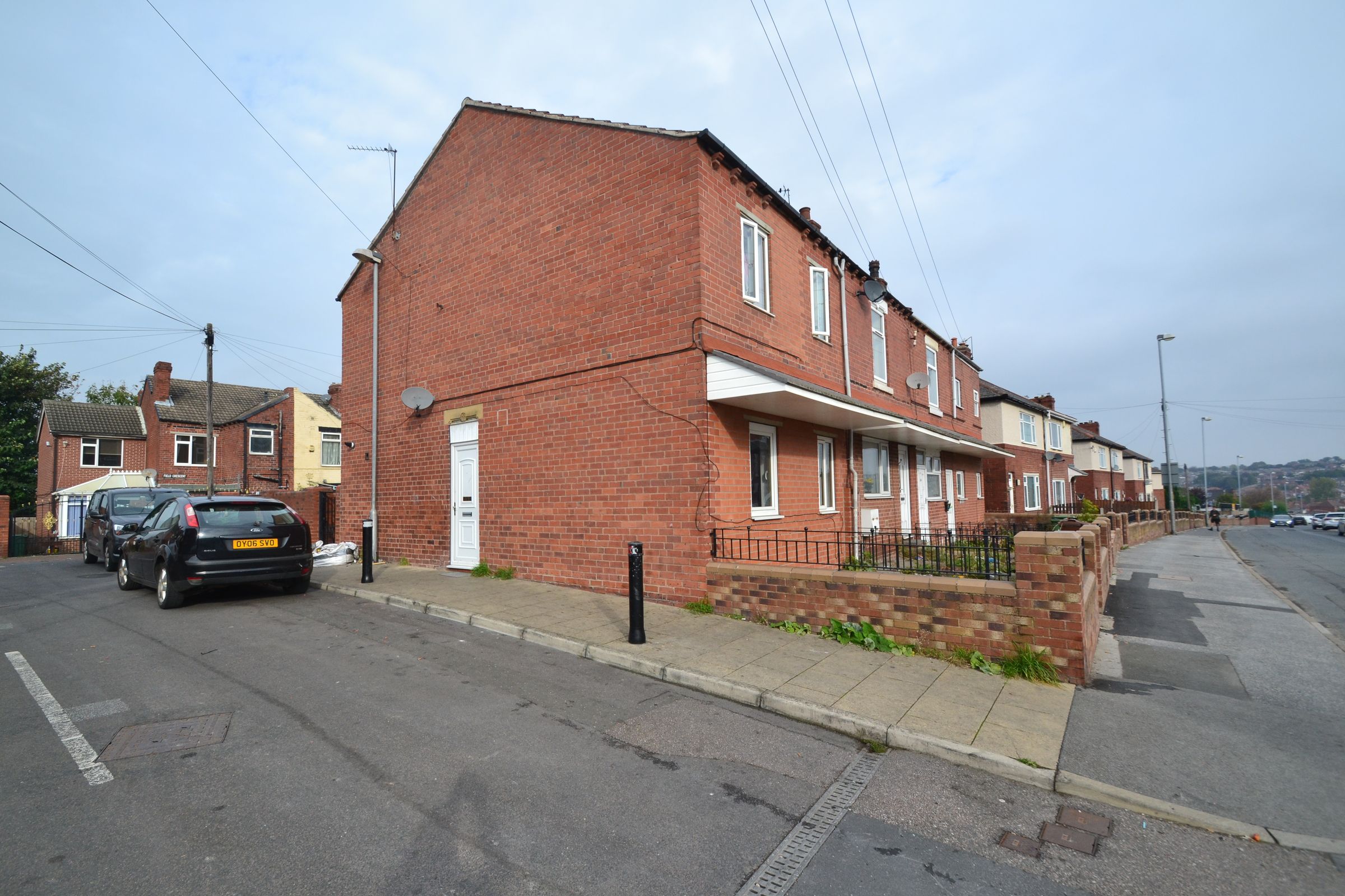 3 bed end terrace house to rent in Westfield Lane, South Elmsall, Pontefract, West Yorkshire WF9