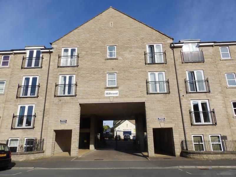 2 bed flat to rent in Millwood, Sycamore Avenue, Bingley, West