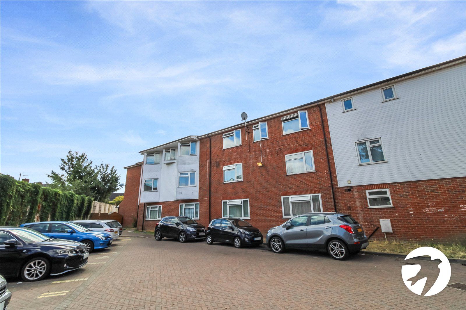 2 bed terraced house to rent in Rochester Road, Gravesend, Kent DA12