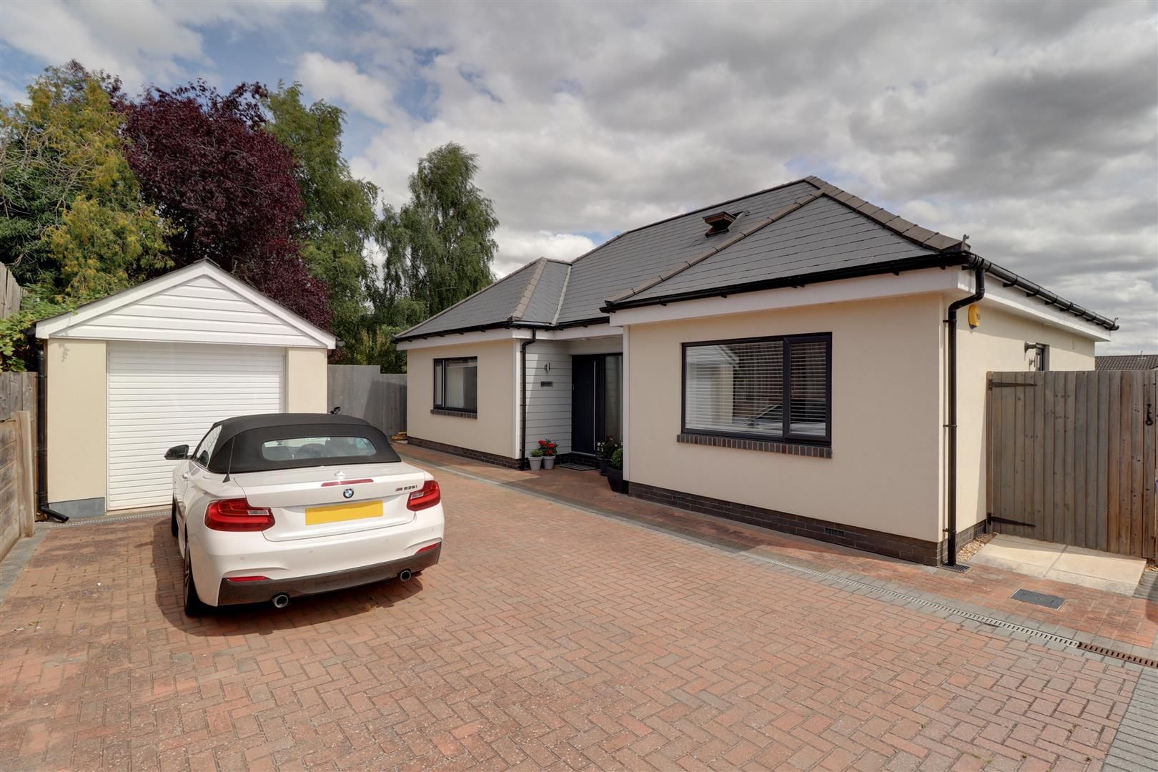 4 bed detached house for sale in Deerhurst Road, Apperley