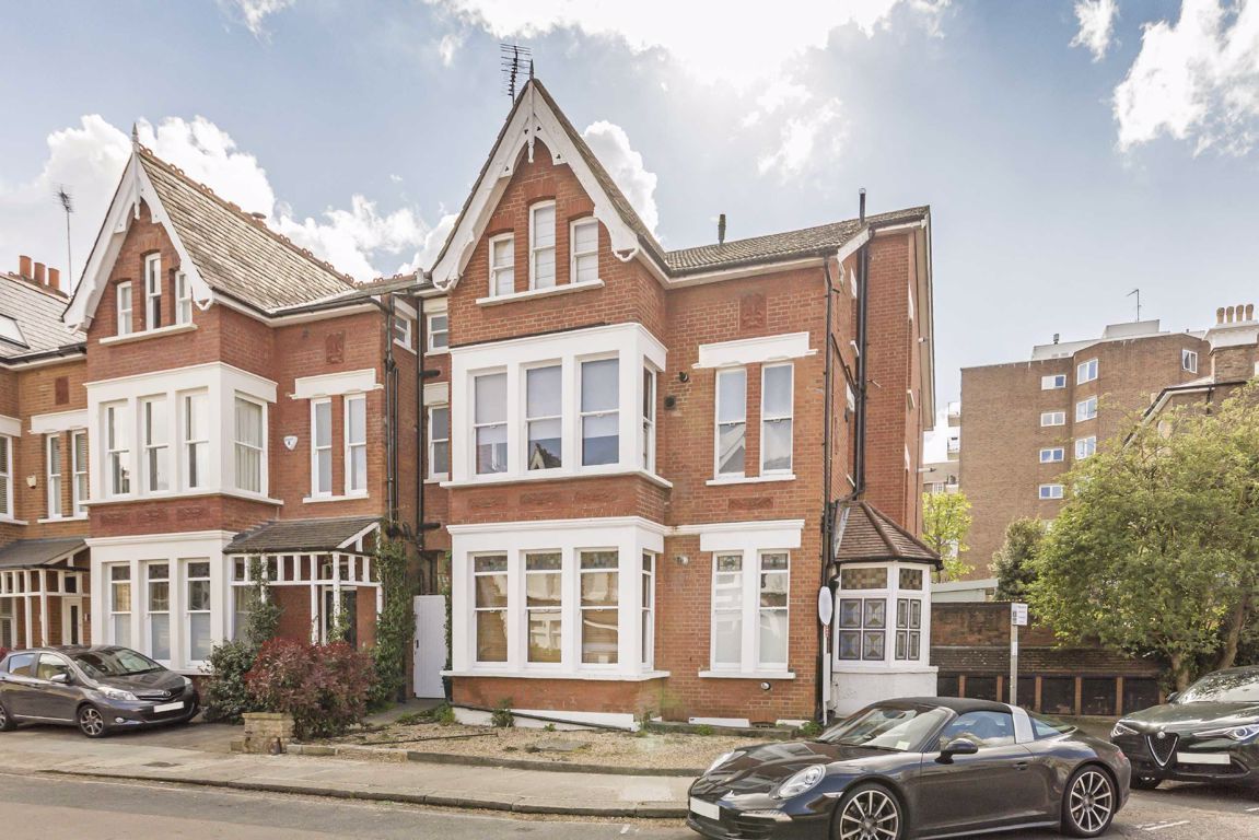 2 bed flat for sale in Ellerker Gardens, Richmond TW10 Zoopla