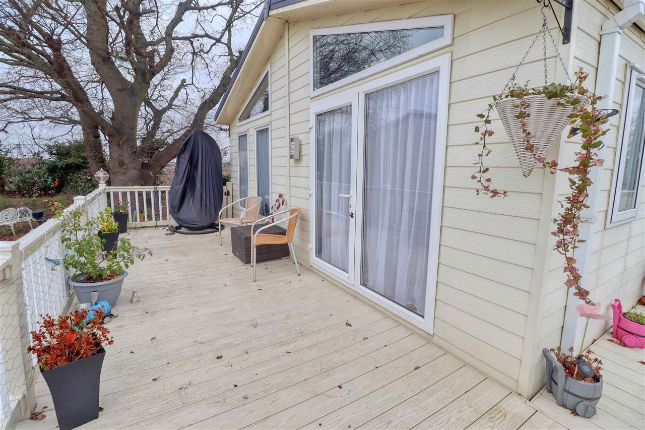 2 bed mobile/park home for sale in Colchester Road, St. Osyth, Clacton