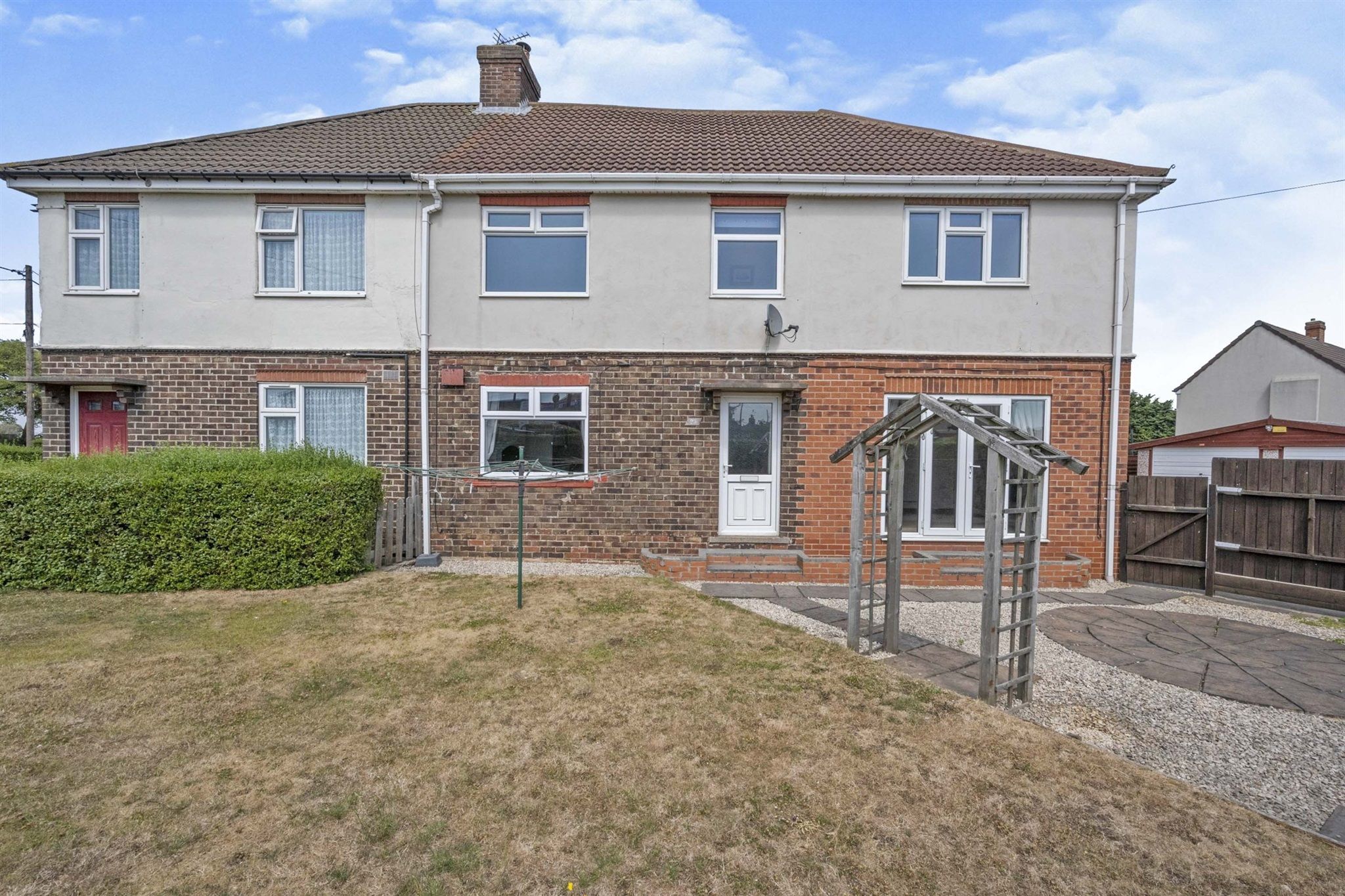 4 bed semidetached house for sale in Roxby Road, Winterton, Scunthorpe