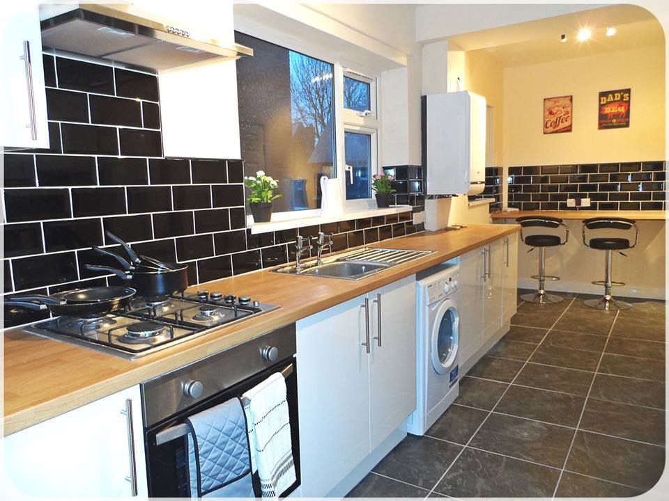 6 bed shared to rent in Princess Avenue, South Elmsall