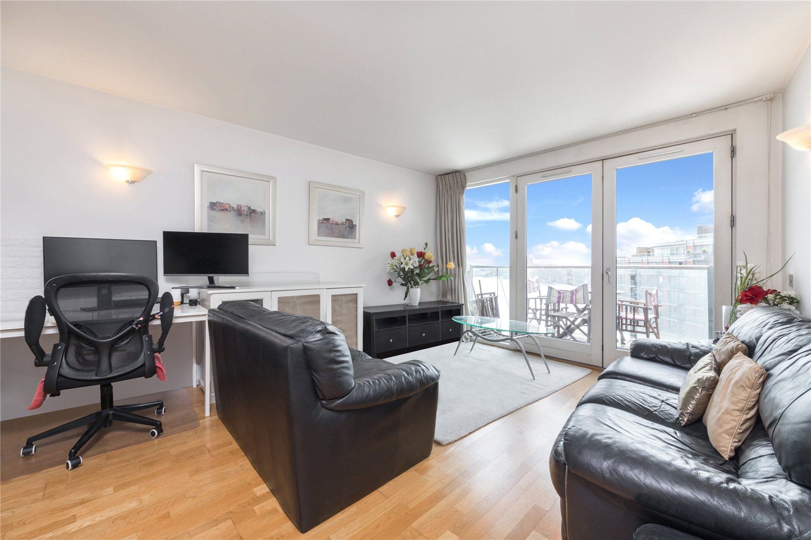 1 bed flat to rent in New Providence Wharf, 1 Fairmont Avenue, London