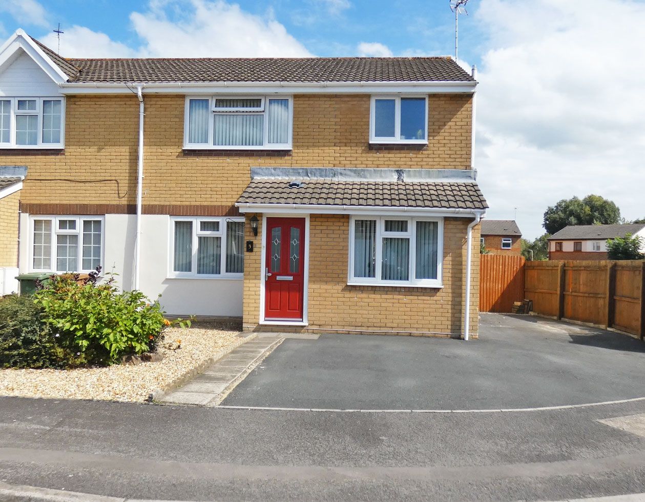 3 bed semidetached house for sale in Heol Y Carnau, Caerphilly CF83