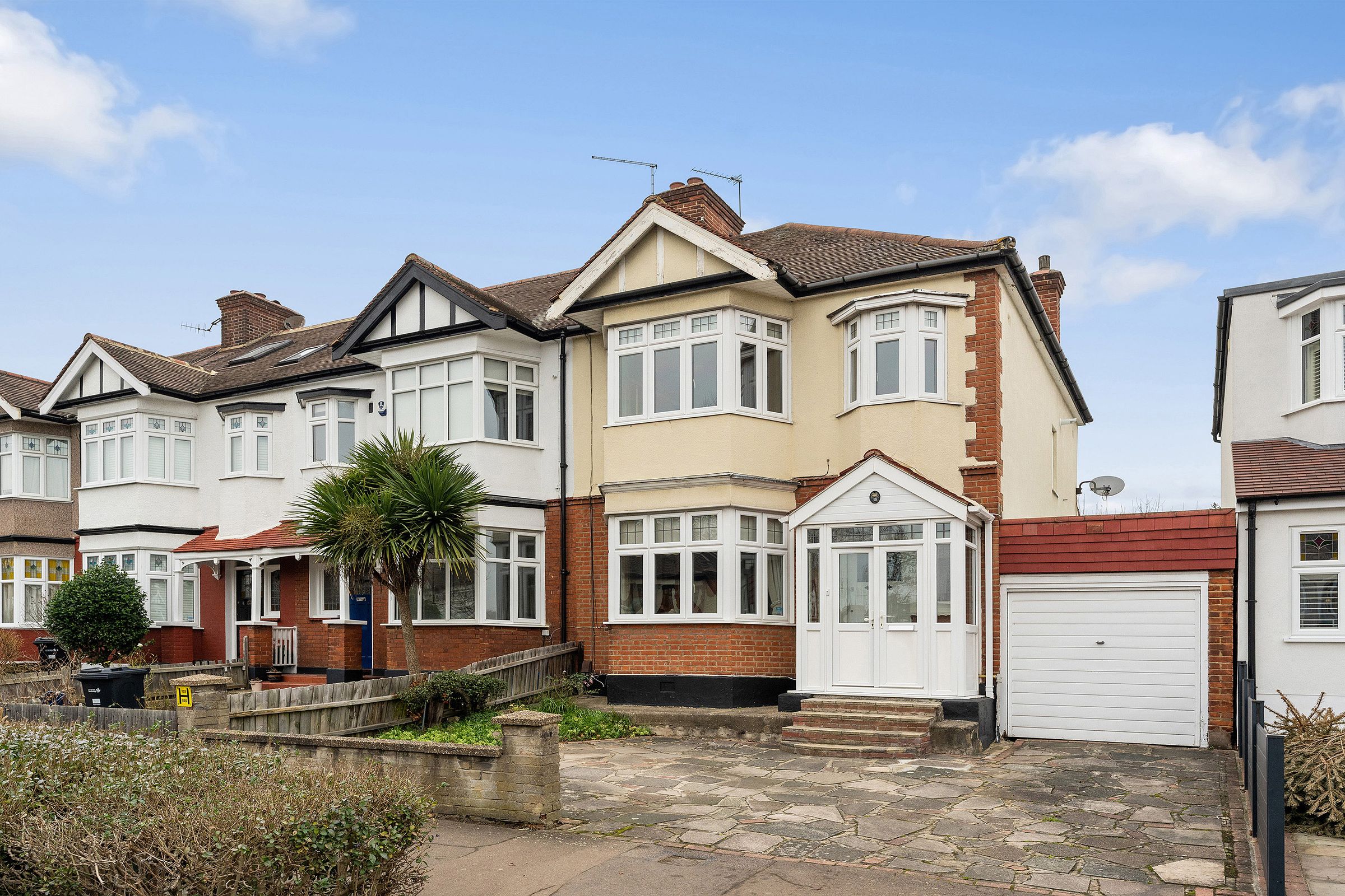 3 bed end terrace house for sale in Elmcroft Avenue, London E11 Zoopla