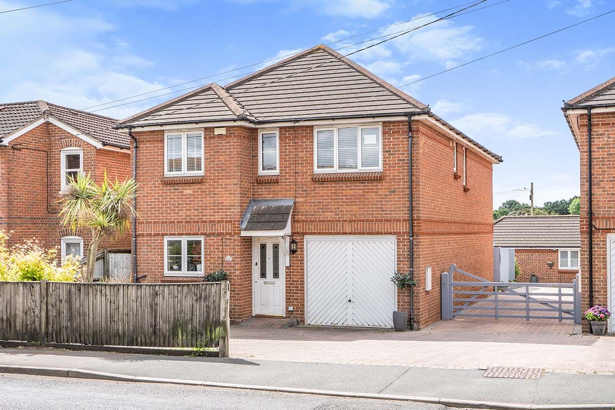 4 bed detached house for sale in Lower Northam Road, Hedge End