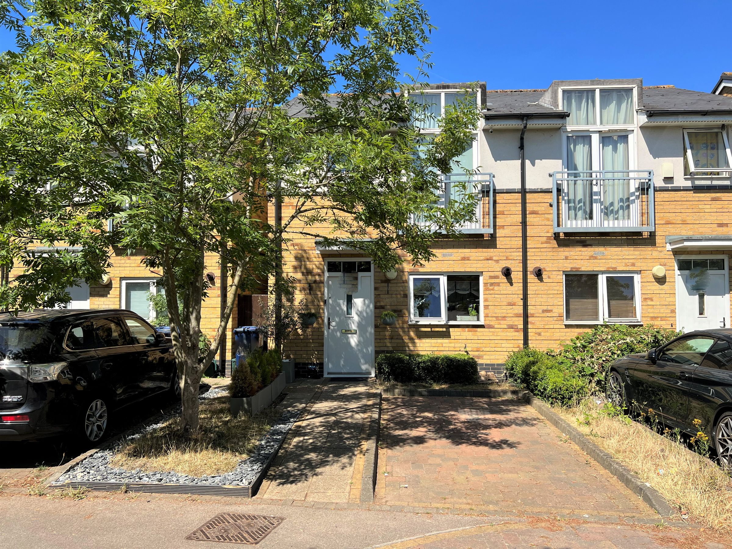 3 bed semidetached house for sale in Founders Close, Northolt UB5 Zoopla